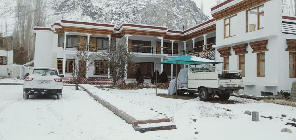 Hotel Nubra Residency Charasa Exterior foto