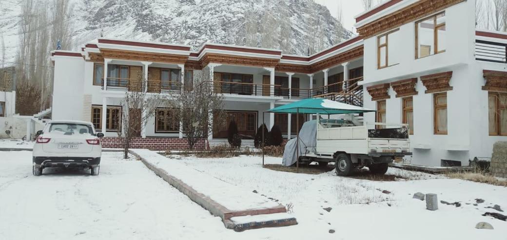 Hotel Nubra Residency Charasa Exterior foto